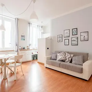 Mazzini 12 Very With Private Garage, Air Conditioning, Wifi, Just 50 Meters From The , Rapallo Italy